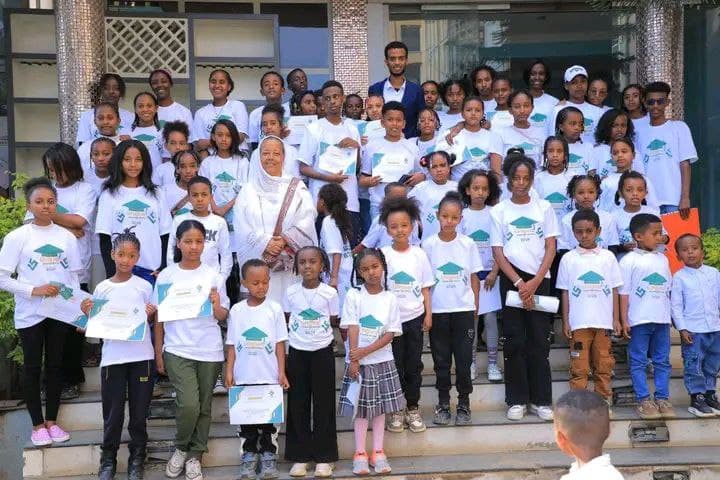 Lingua Language School graduation class 2025